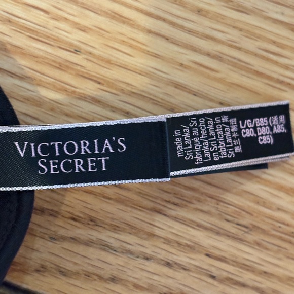 Victoria's Secret Black Crisscross Sports Bra size large - Picture 3 of 3